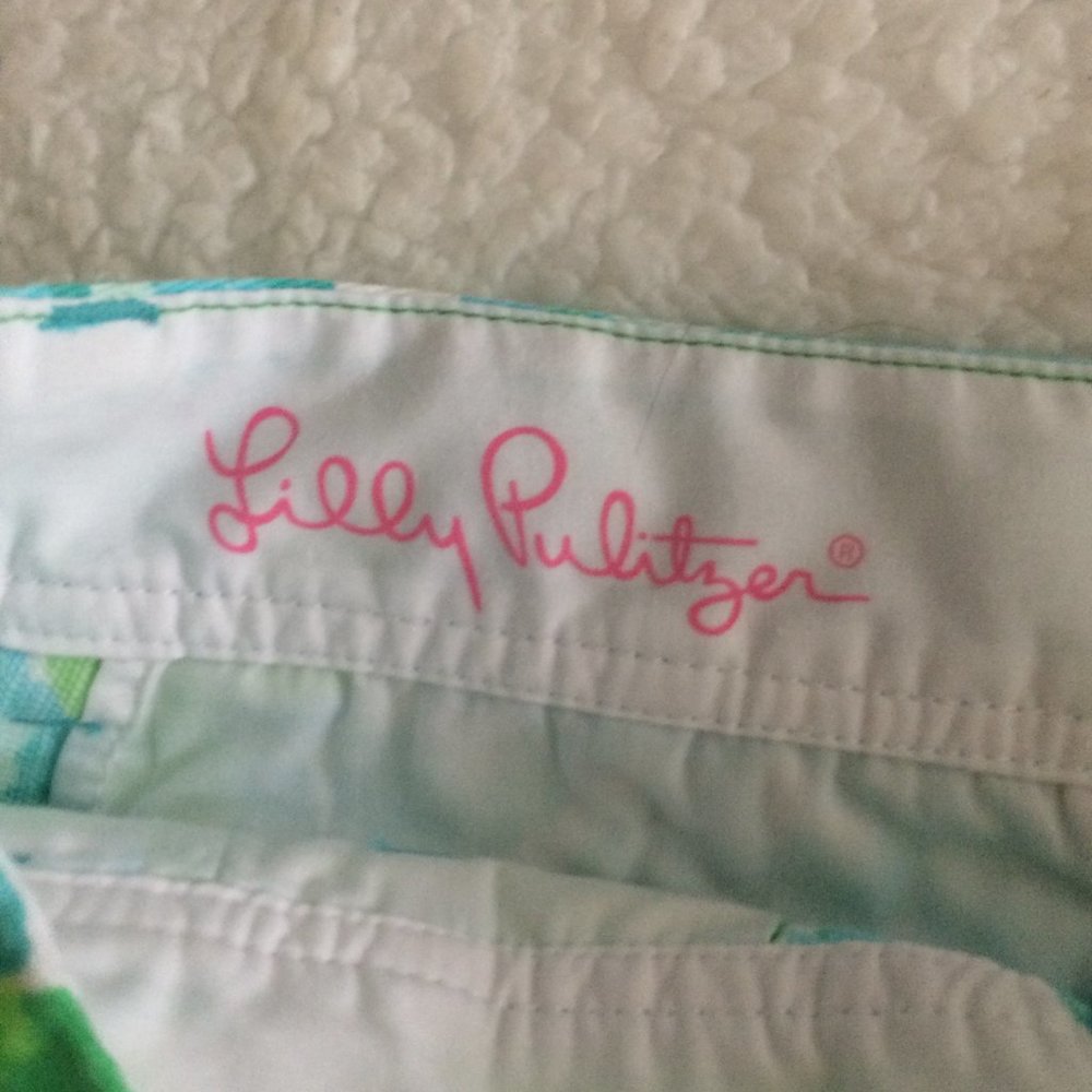 Lilly Pulitzer The Callahan Shorts - Picture 3 of 6